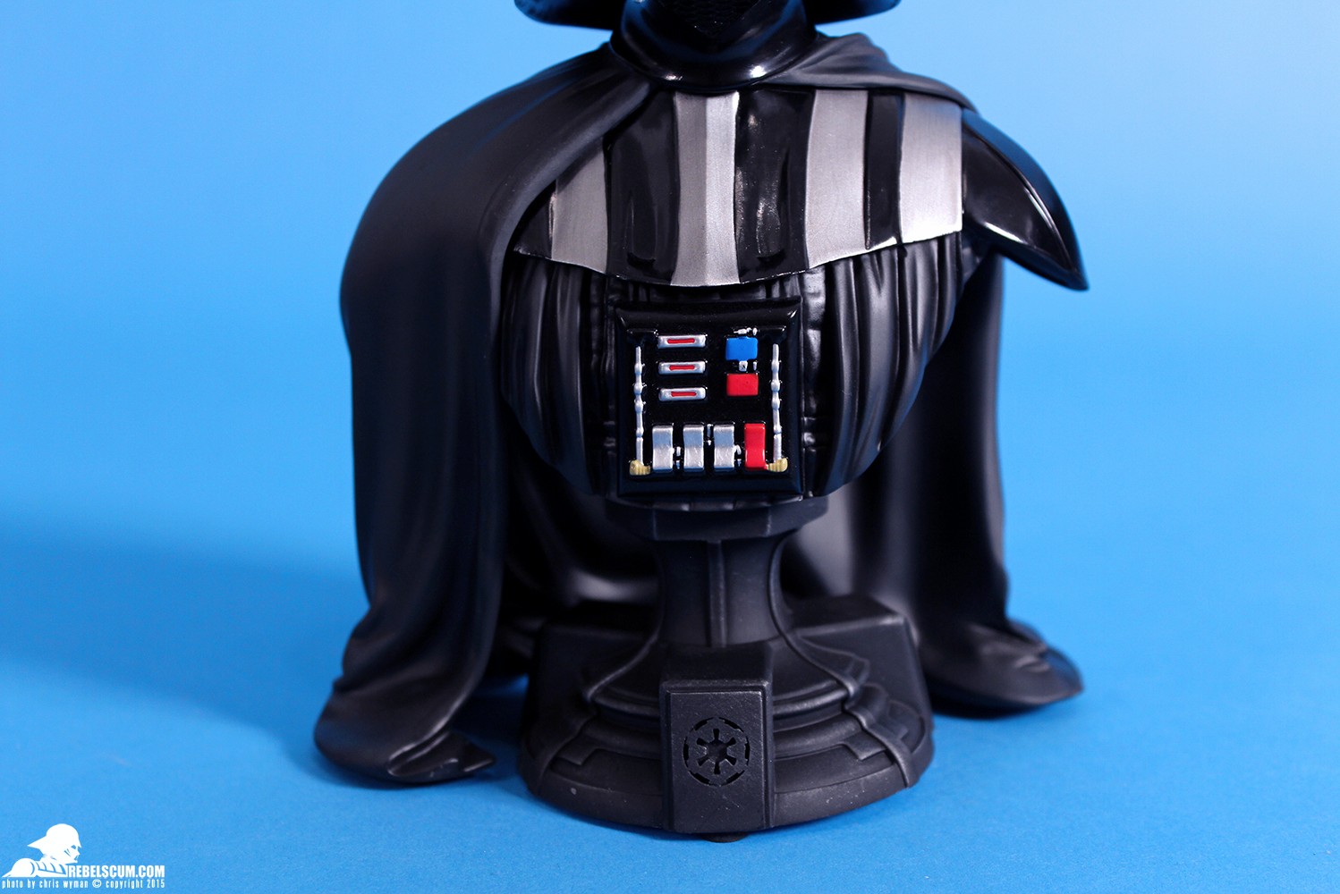 2015-Gentle-Giant-Premier-Guild-Exclusive-Darth-Vader-Classic-Bust015.jpg