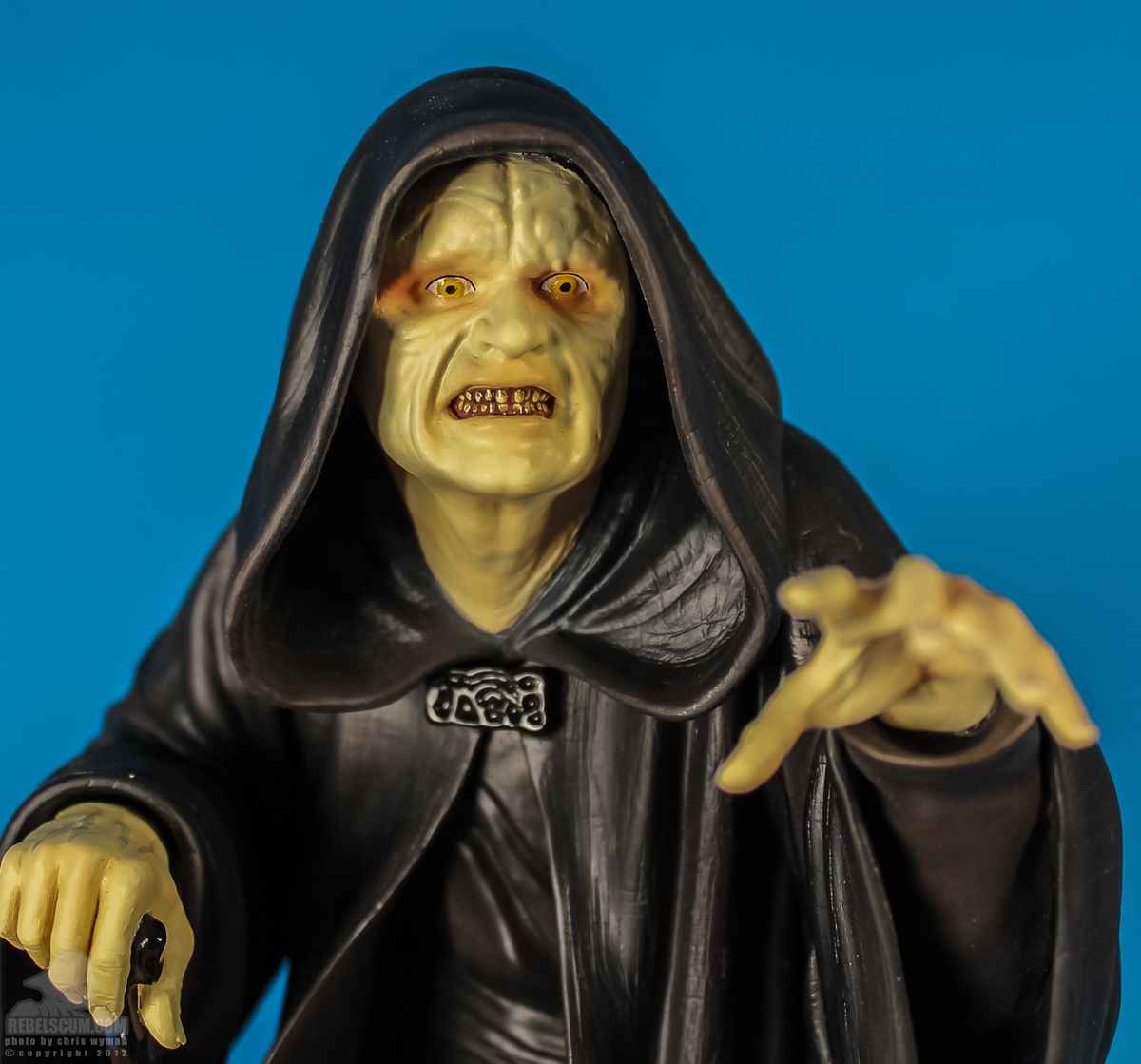 Emperor_Palpatine_Mini_Bust_Gentle_Giant-10.jpg