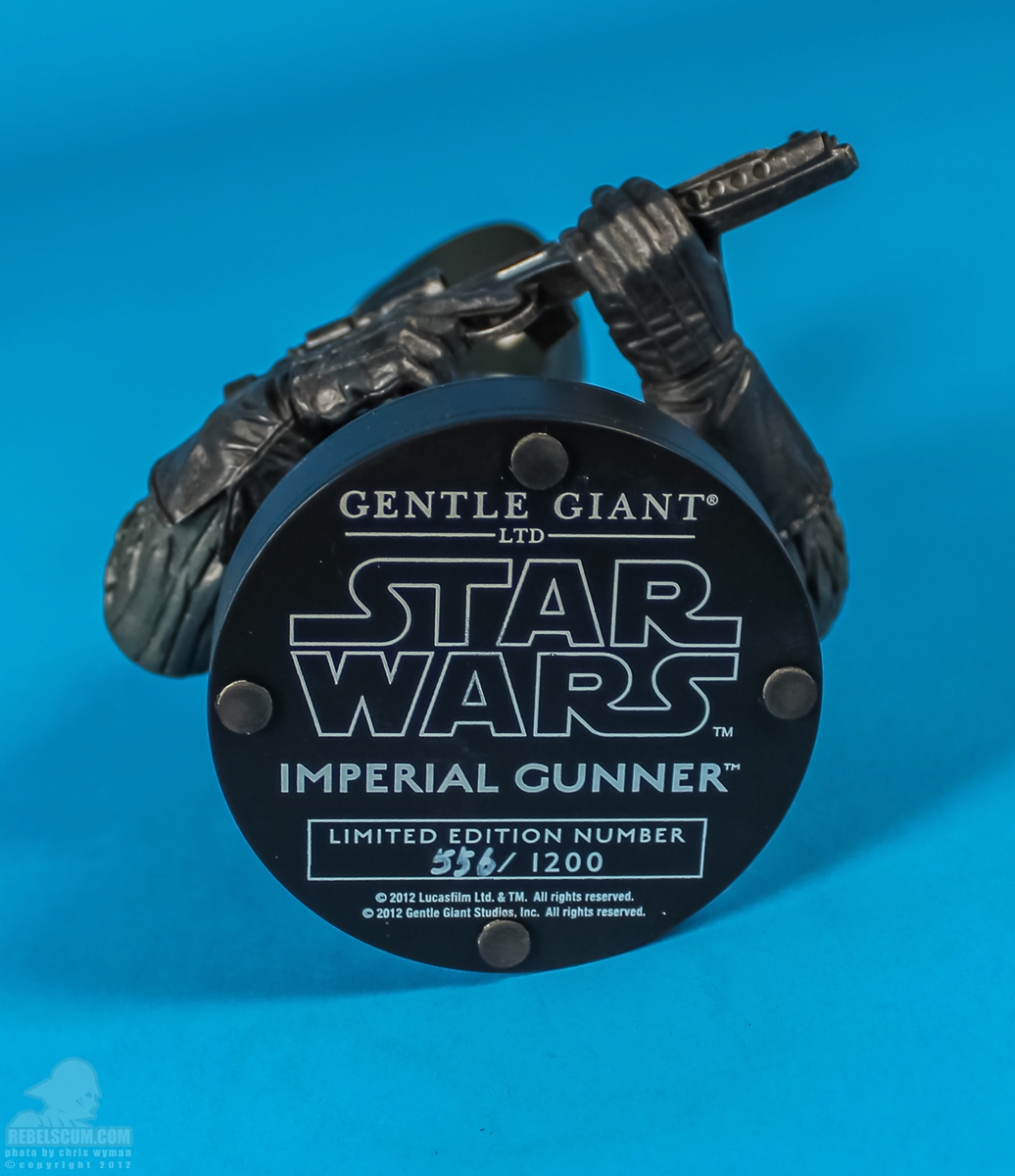 Imperial_Gunner_Mini_Bust_Gentle_Giant-09.jpg