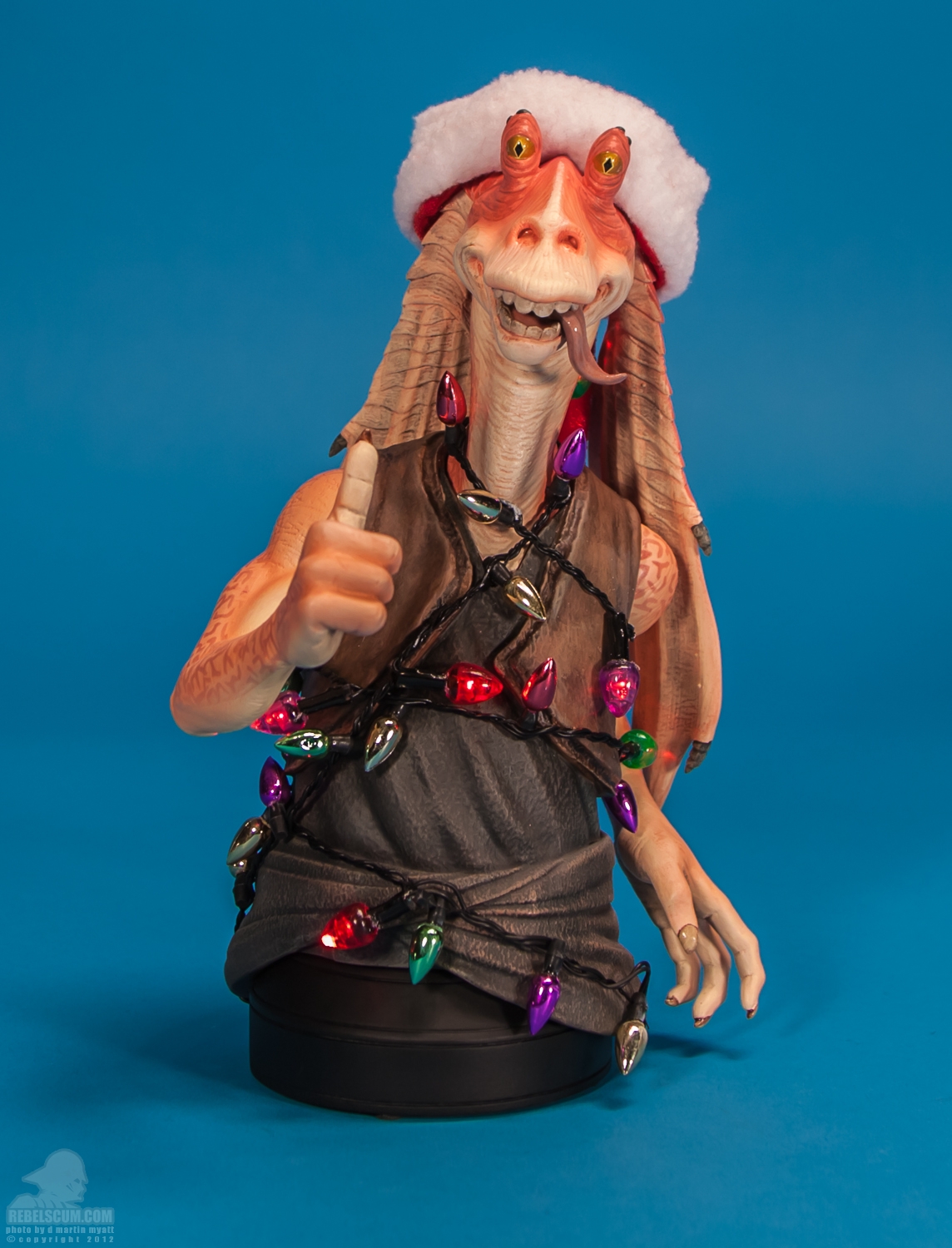 Jar_Jar_Binks_Seasons_Greetings_Holiday_Gift_Mini_Bust_Gentle_Giant-01.jpg