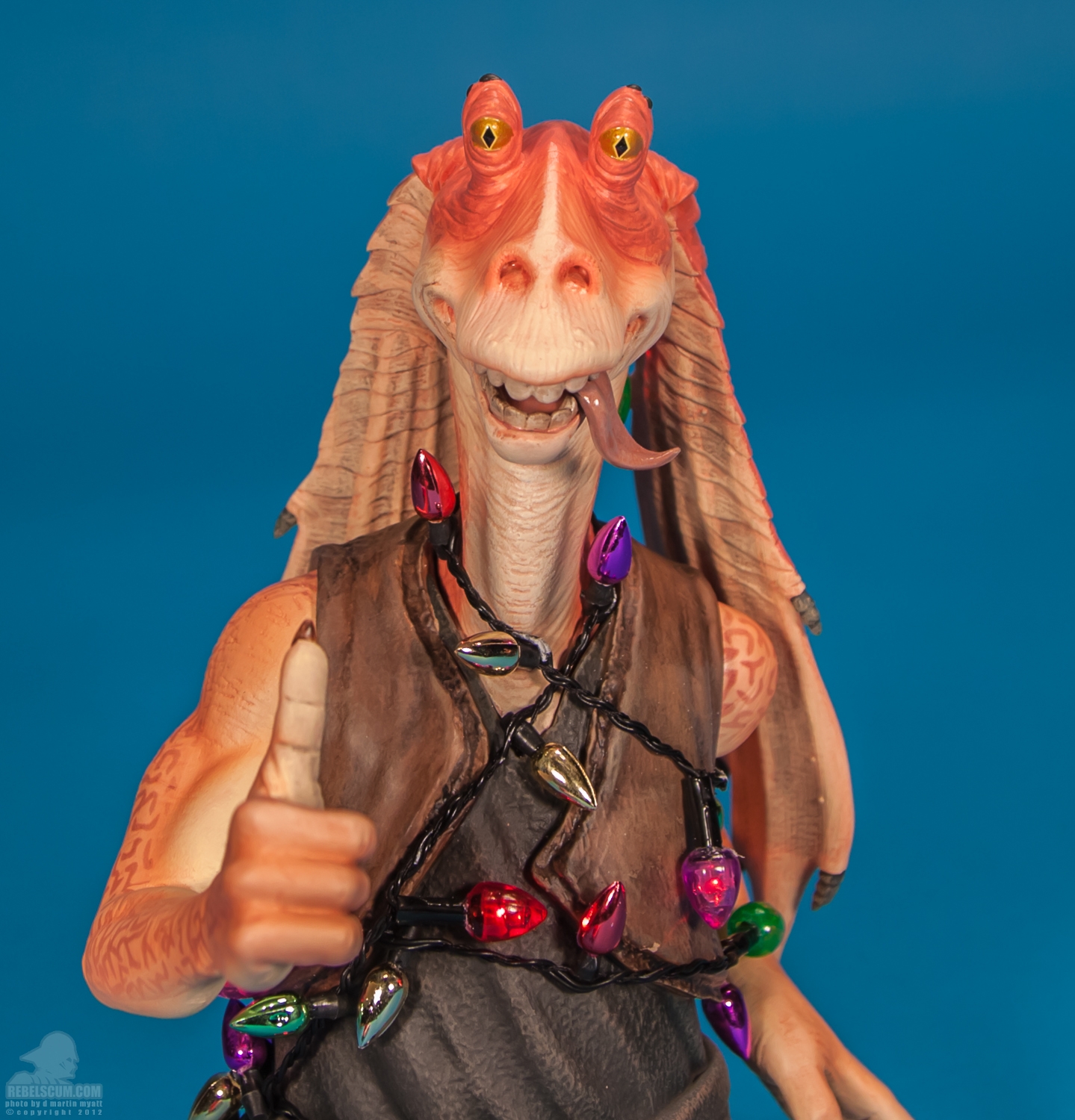 Jar_Jar_Binks_Seasons_Greetings_Holiday_Gift_Mini_Bust_Gentle_Giant-05.jpg