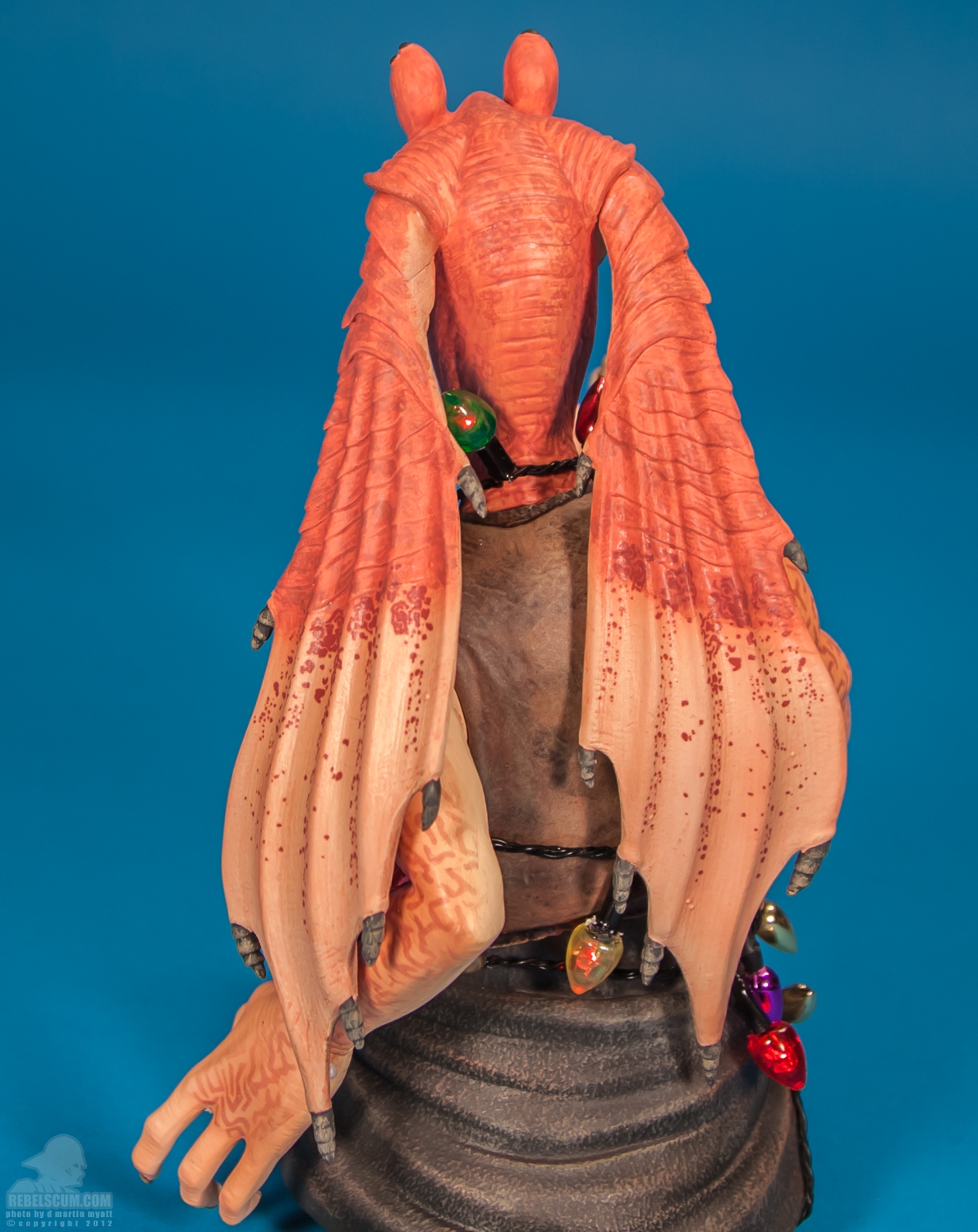 Jar_Jar_Binks_Seasons_Greetings_Holiday_Gift_Mini_Bust_Gentle_Giant-08.jpg