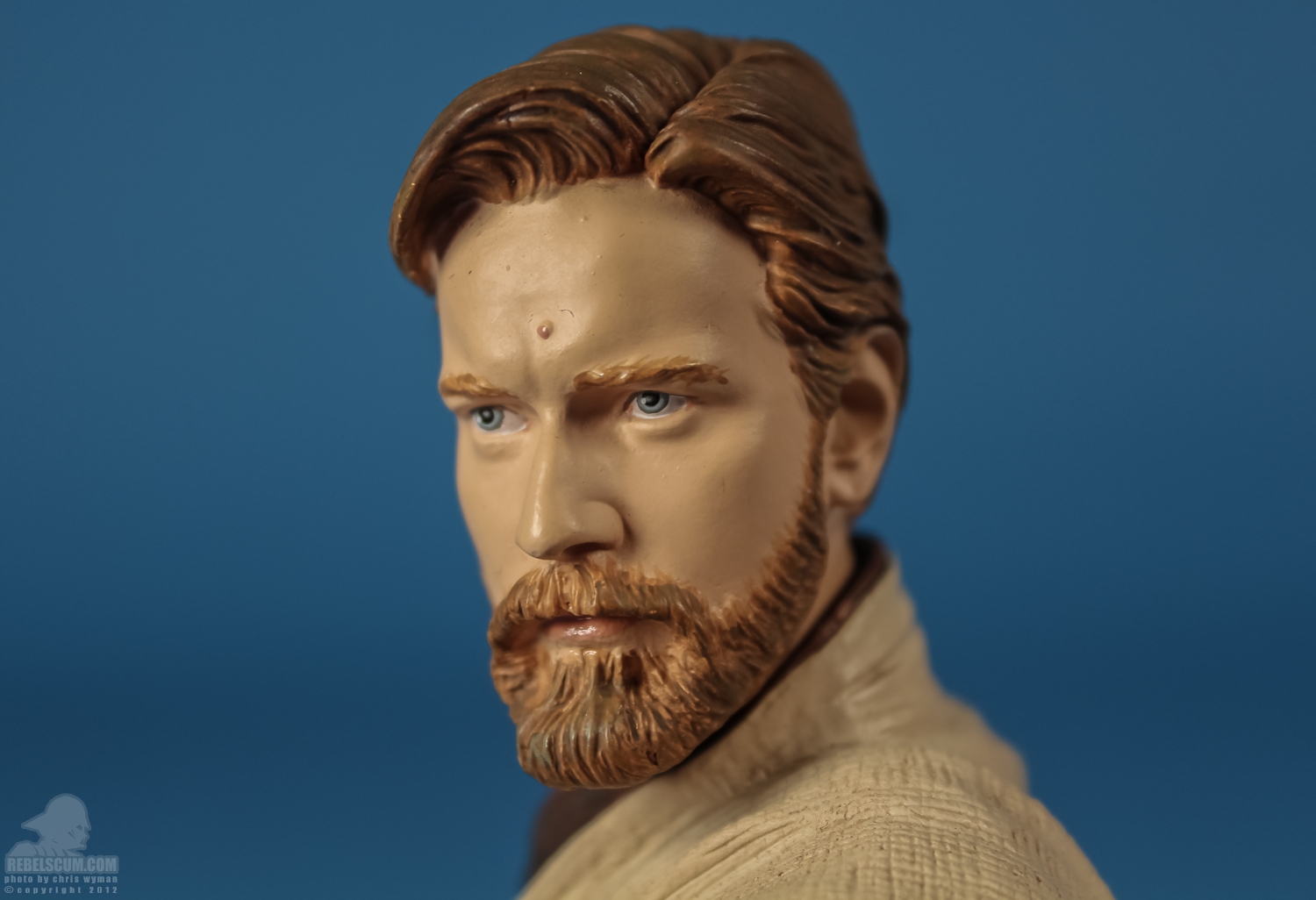 Obi-Wan_Kenobi_ROTS_Exclusive_Mini_Bust_Gentle_Giant-18.jpg
