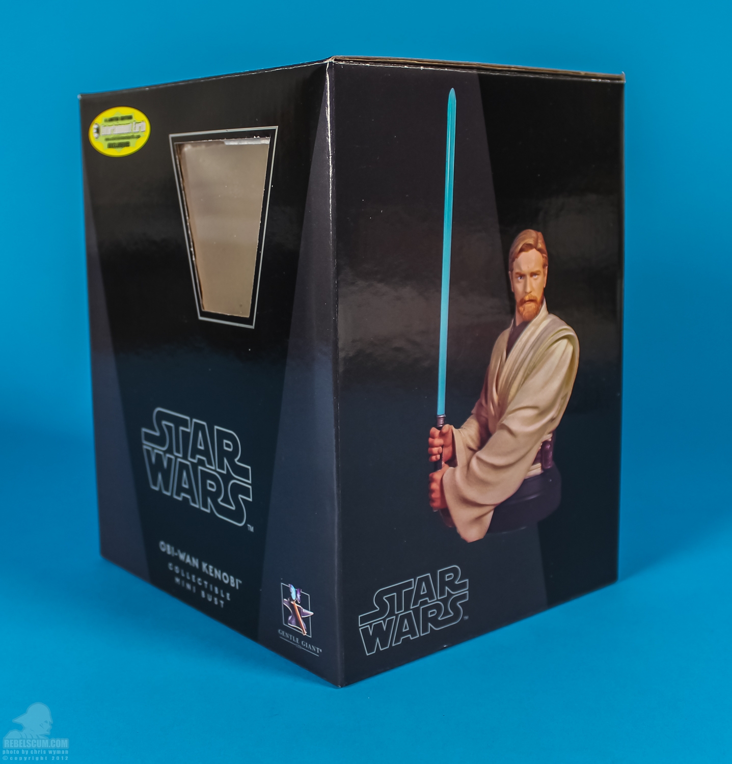 Obi-Wan_Kenobi_ROTS_Exclusive_Mini_Bust_Gentle_Giant-21.jpg