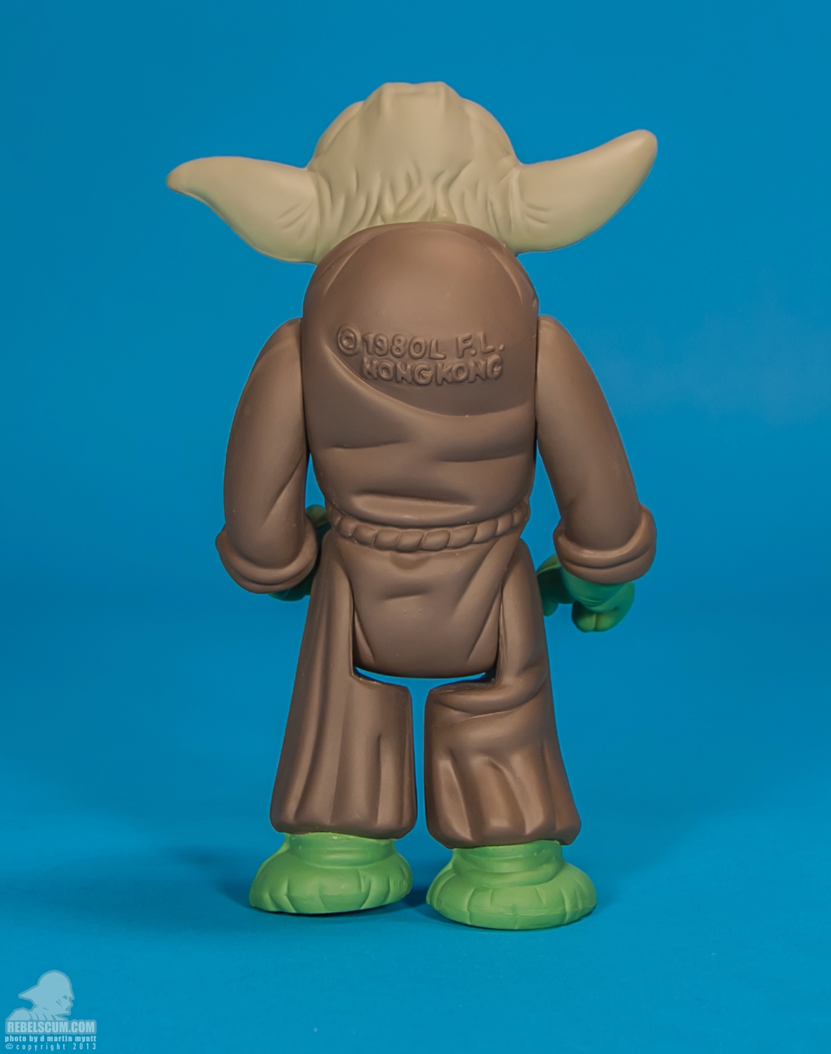 Yoda_Brown_Snake_Gentle_Giant_Kenner_Jumbo-08.jpg