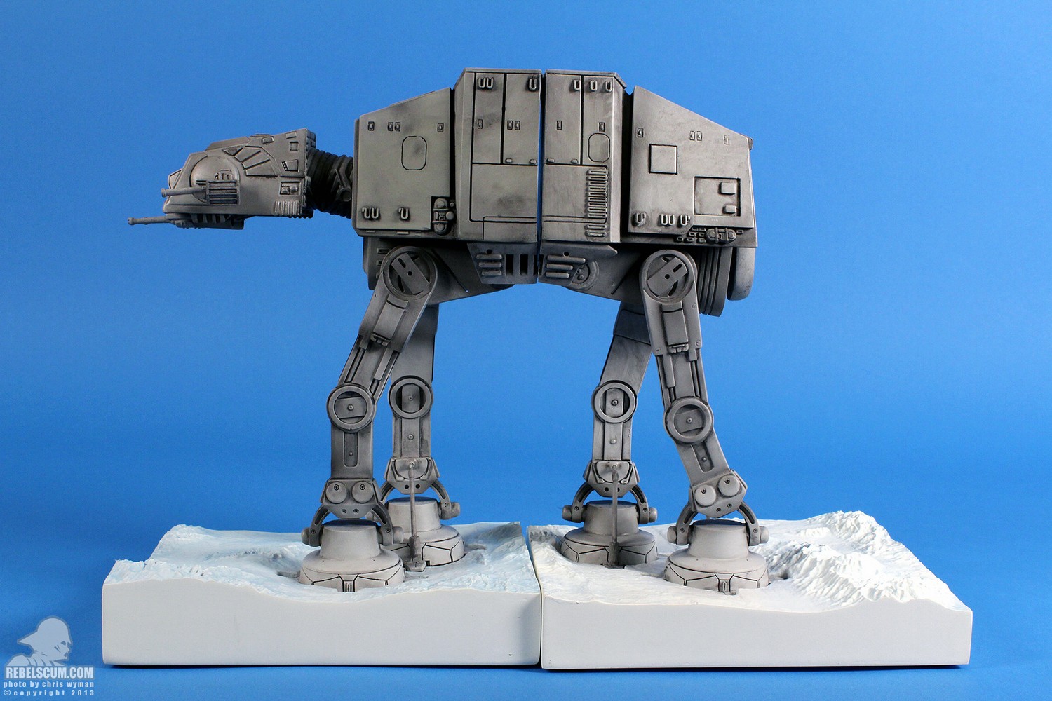 imperial-at-at-walker-bookends-gentle-giant-014.jpg