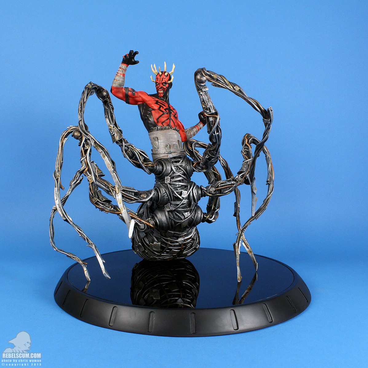 Darth-Maul-With-Mecha-Legs-Statue-001.jpg