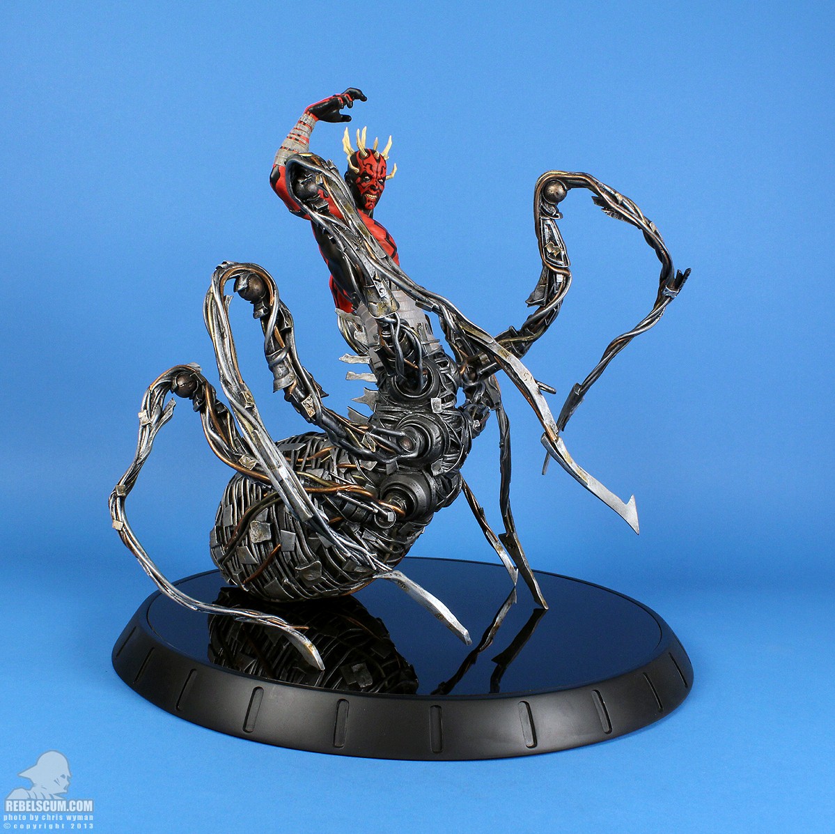 Darth-Maul-With-Mecha-Legs-Statue-002.jpg