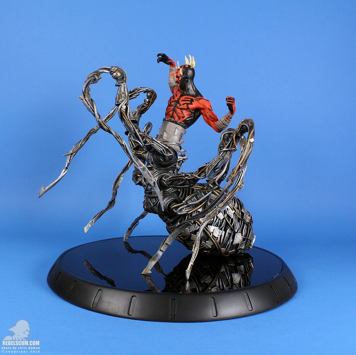 Darth-Maul-With-Mecha-Legs-Statue-003.jpg