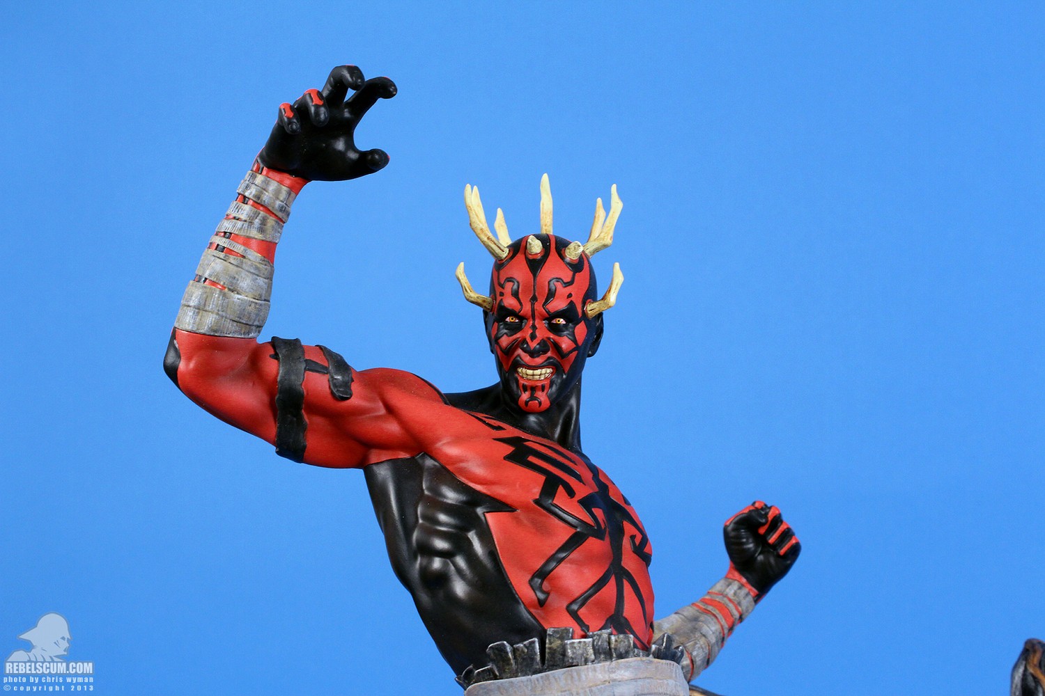 Darth-Maul-With-Mecha-Legs-Statue-010.jpg