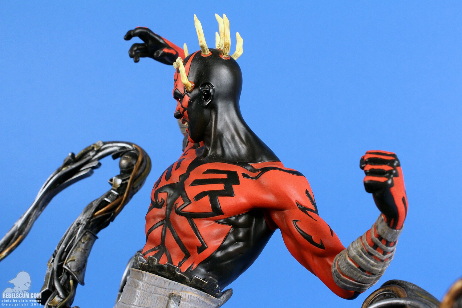 Darth-Maul-With-Mecha-Legs-Statue-011.jpg