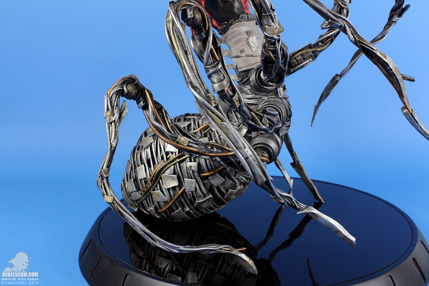 Darth-Maul-With-Mecha-Legs-Statue-019.jpg