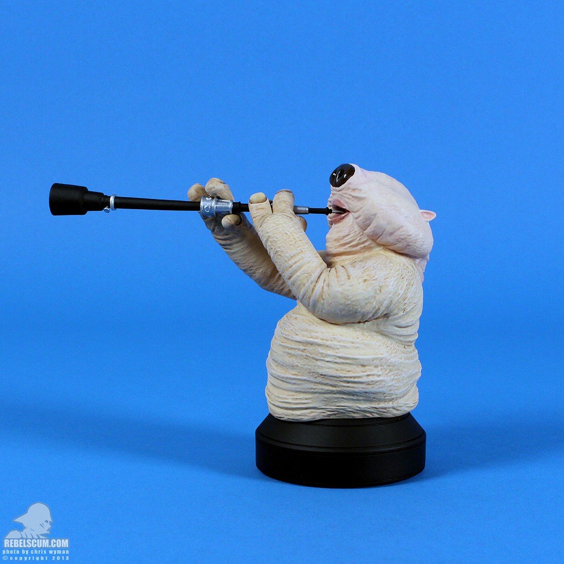 Droopy-McCool-Mini-Bust-Gentle-Giant-Ltd-003.jpg