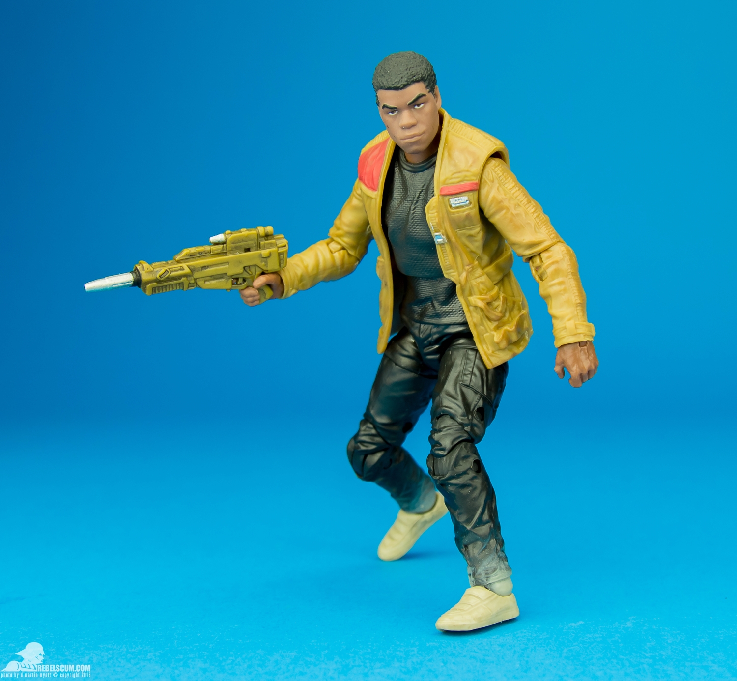 01-Finn-Jakku-The-Black-Series-Star-Wars-Hasbro-2015-009.jpg