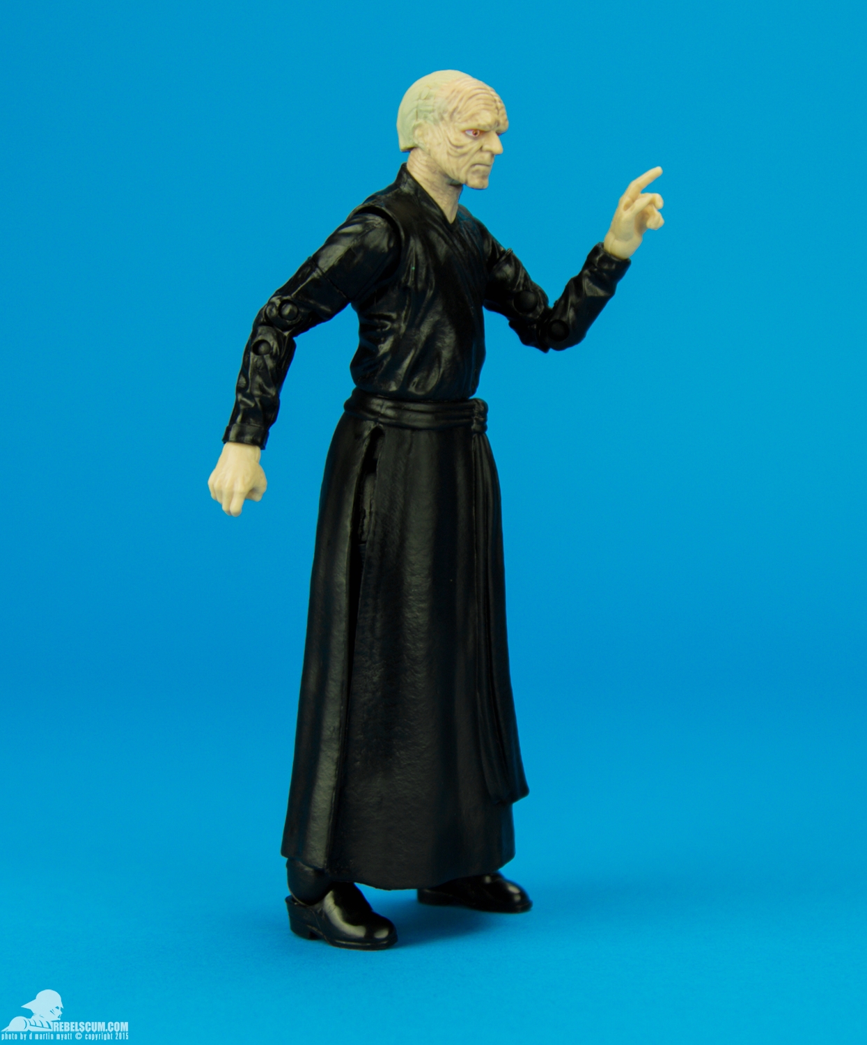 11-Emperor-Palpatine-6-inch-The-Black-Series-002.jpg