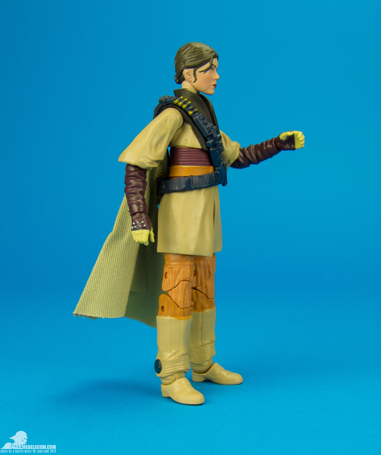 16-Princess-Leia-Organa-Boushh-6-inch-The-Black-Series-002.jpg