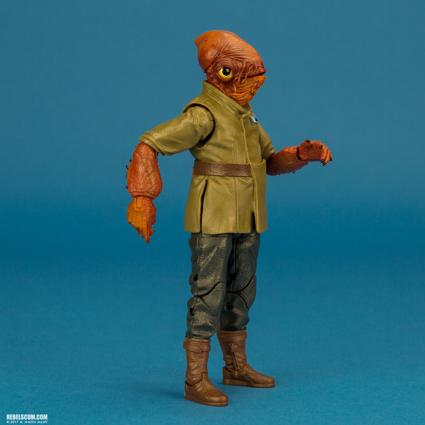 Admiral-Ackbar-First-Order-Officer-The-Black-Series-002.jpg