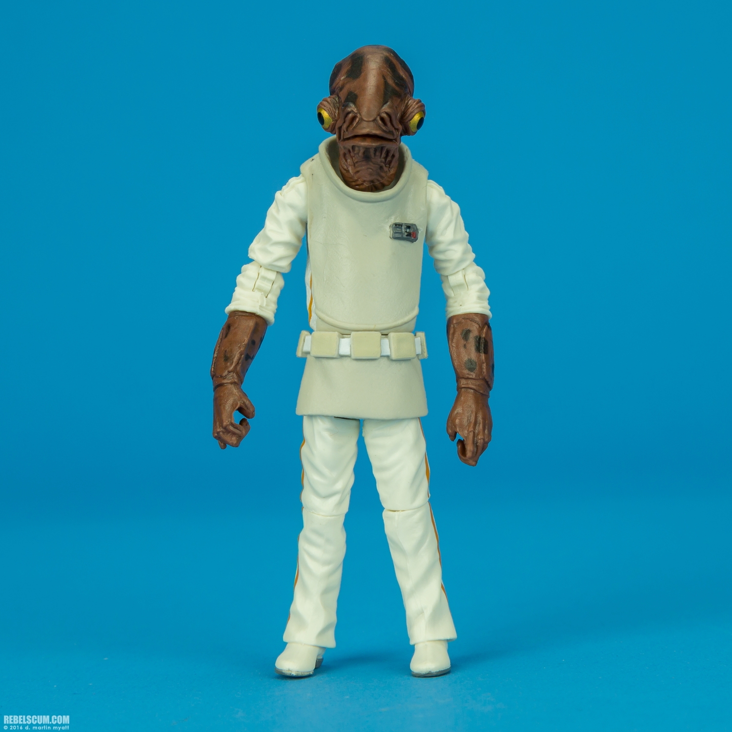 Admiral-Ackbar-The-Black-Series-Walmart-Star-Wars-001.jpg