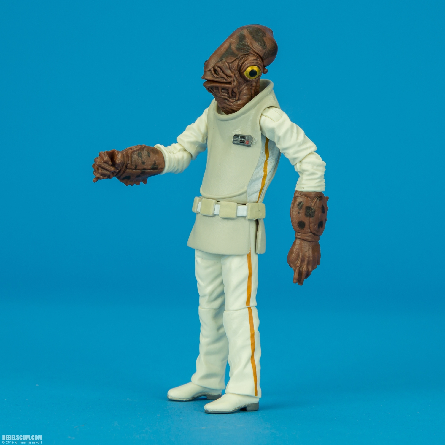 Admiral-Ackbar-The-Black-Series-Walmart-Star-Wars-003.jpg