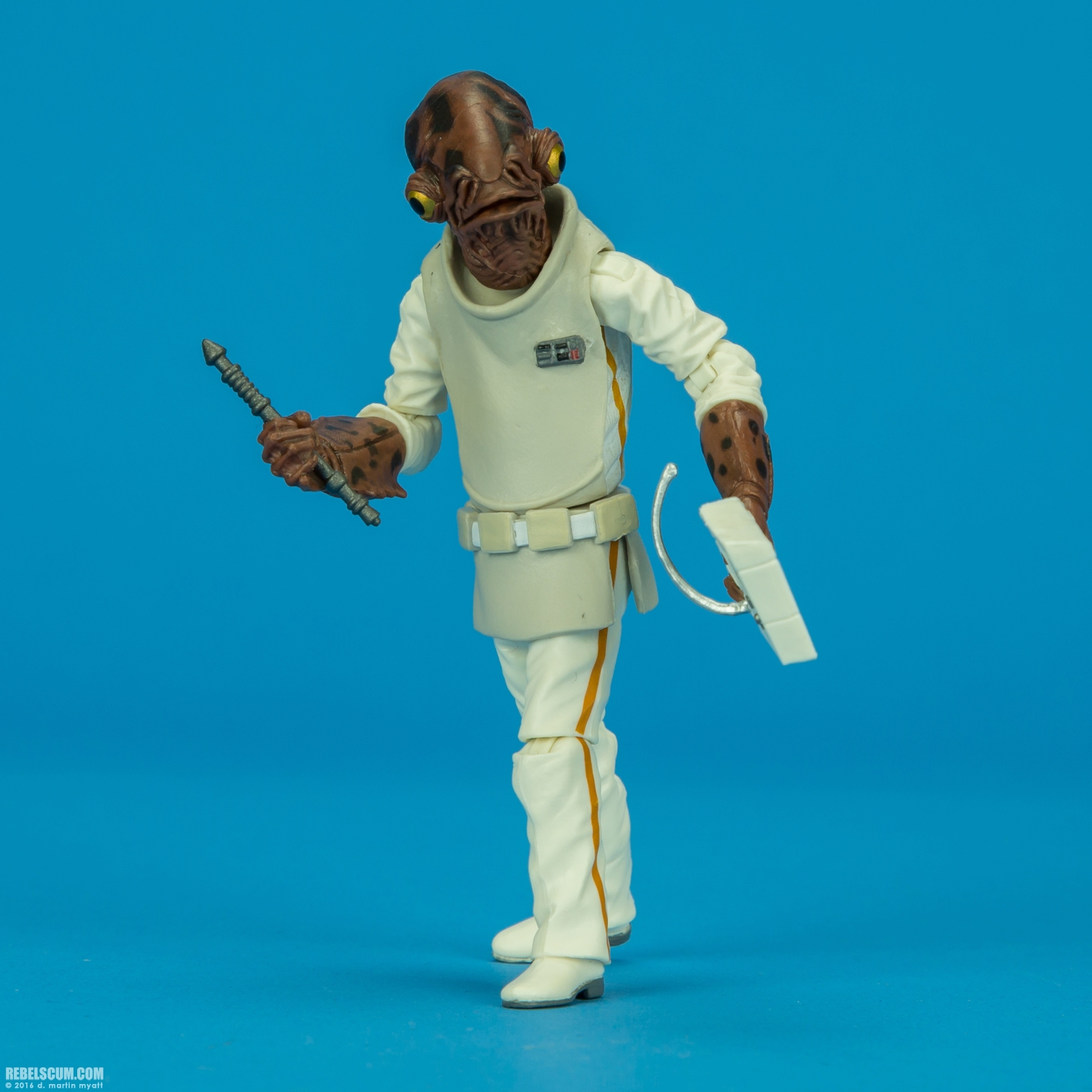 Admiral-Ackbar-The-Black-Series-Walmart-Star-Wars-008.jpg