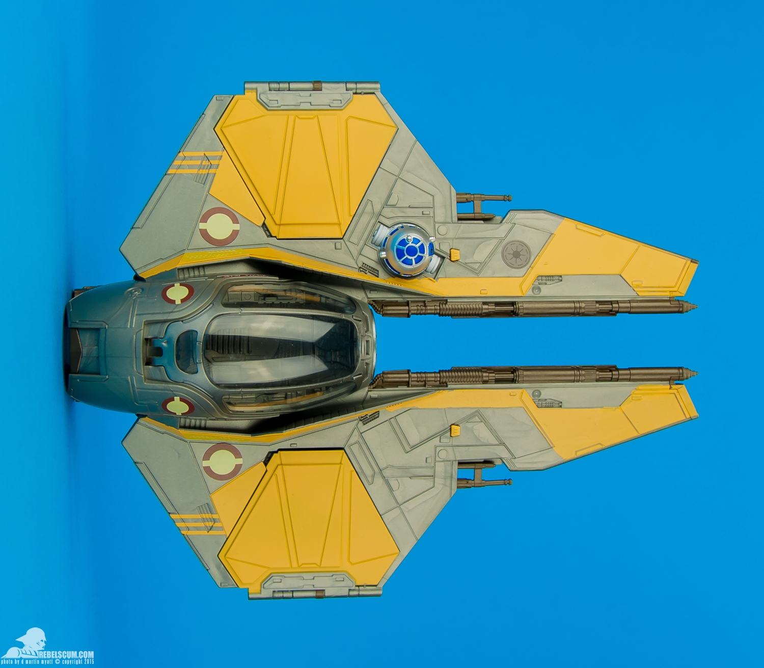 Anakin-Jedi-Starfighter-2013-Saga-Legends-Class-II-001.jpg