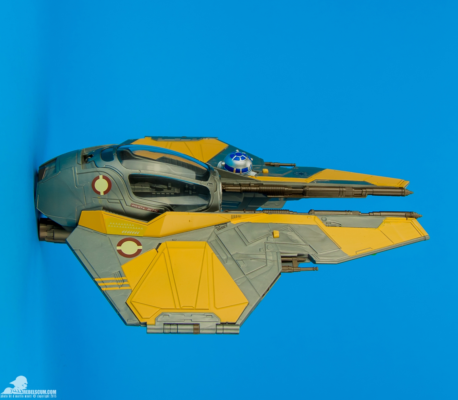 Anakin-Jedi-Starfighter-2013-Saga-Legends-Class-II-002.jpg