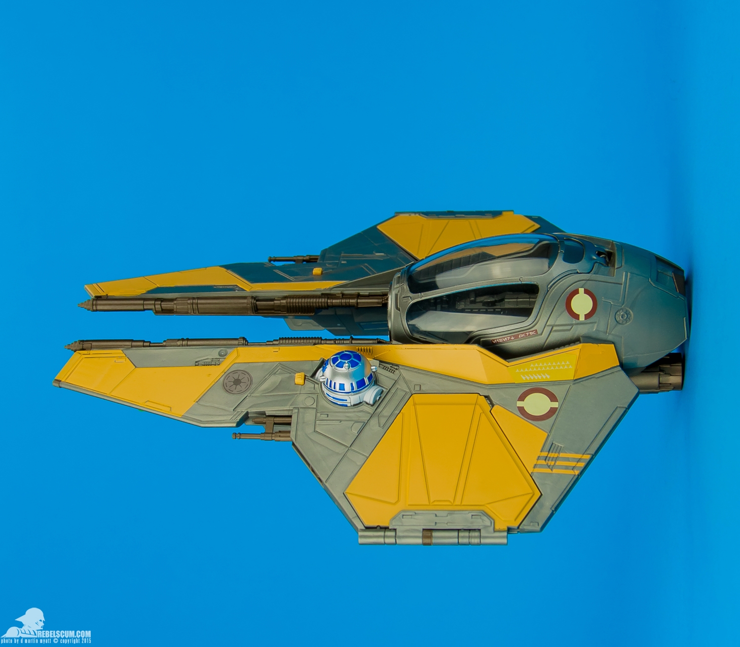 Anakin-Jedi-Starfighter-2013-Saga-Legends-Class-II-003.jpg