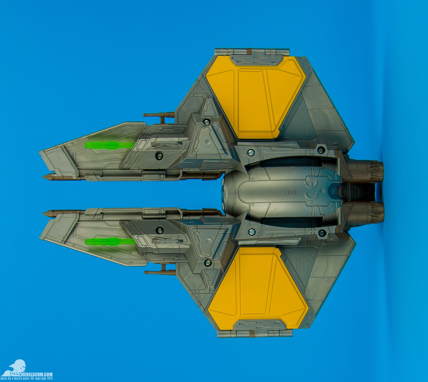 Anakin-Jedi-Starfighter-2013-Saga-Legends-Class-II-004.jpg
