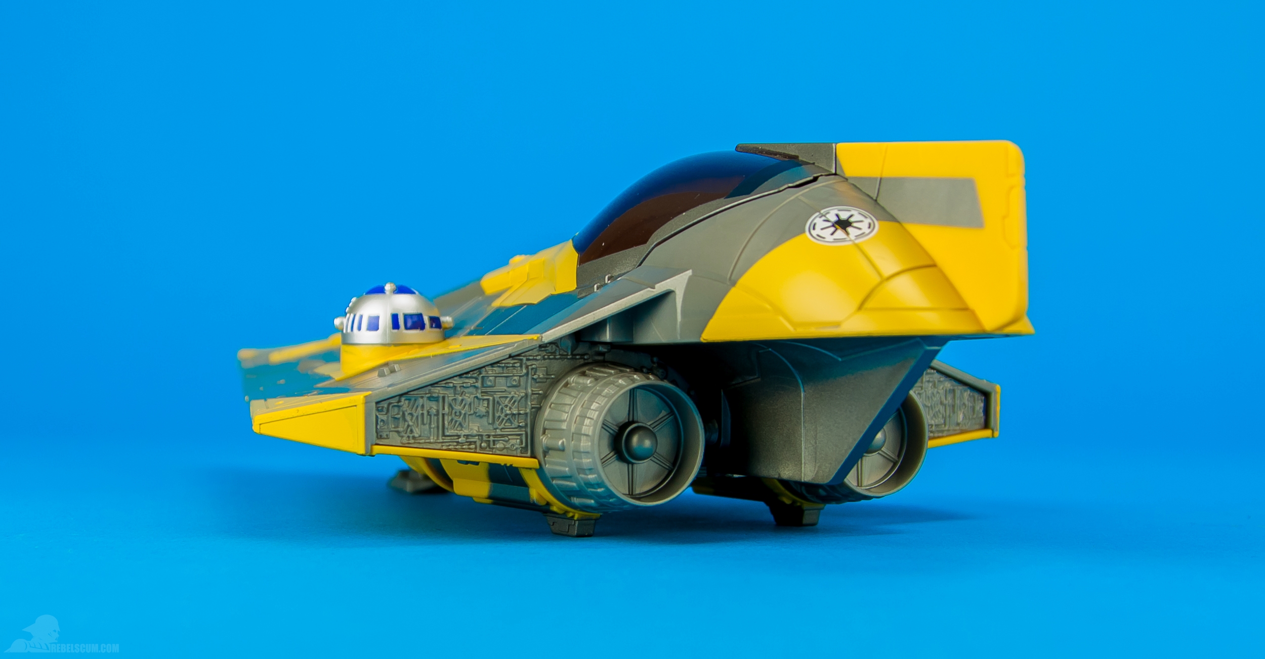 Anakin-Jedi-Starfighter-2014-Saga-Legends-Class-II-004.jpg