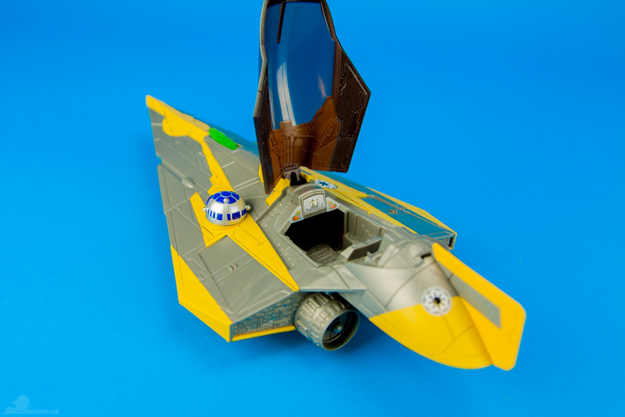 Anakin-Jedi-Starfighter-2014-Saga-Legends-Class-II-012.jpg