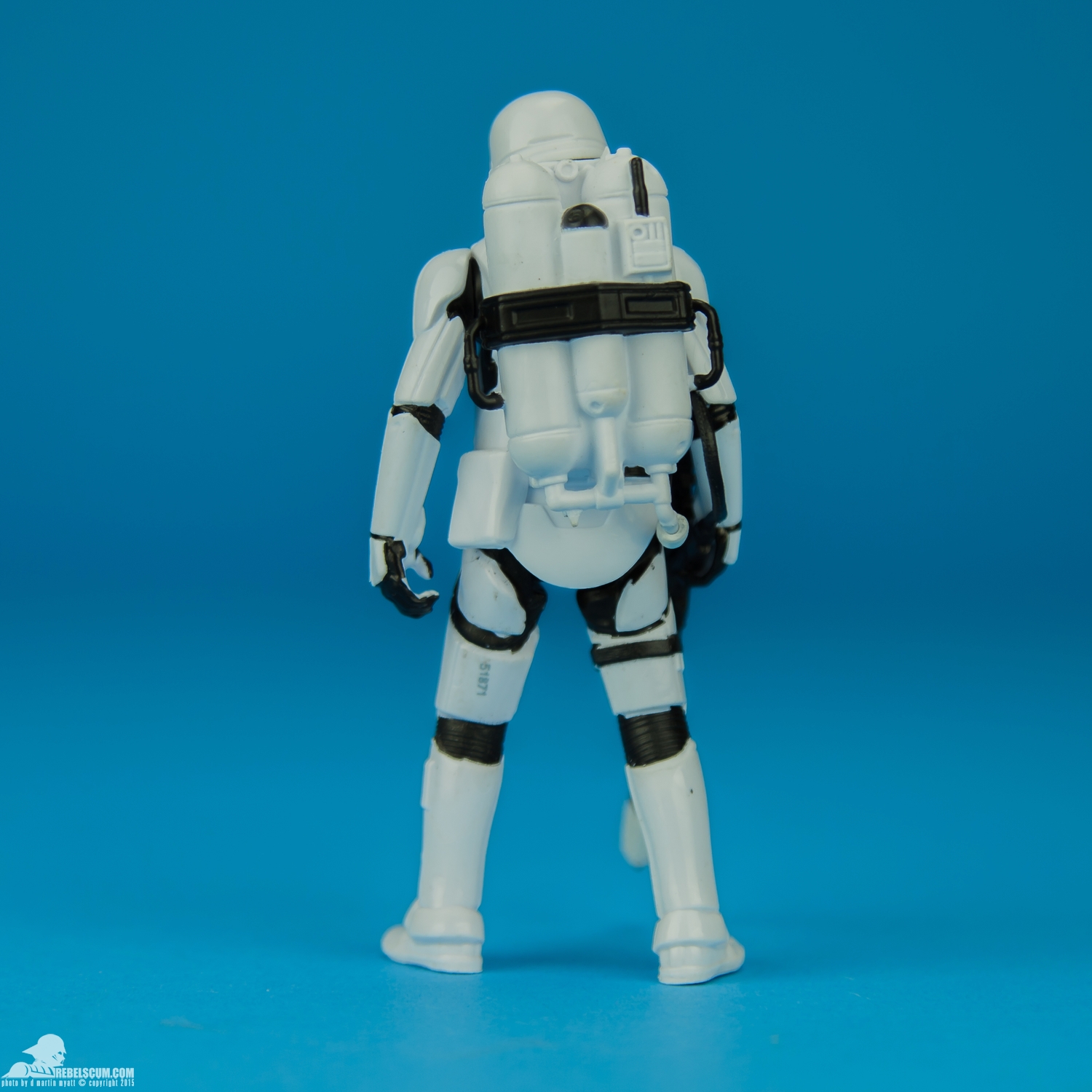 Armor-Up-First-Order-Flametrooper-The-Force-Awakens-008.jpg