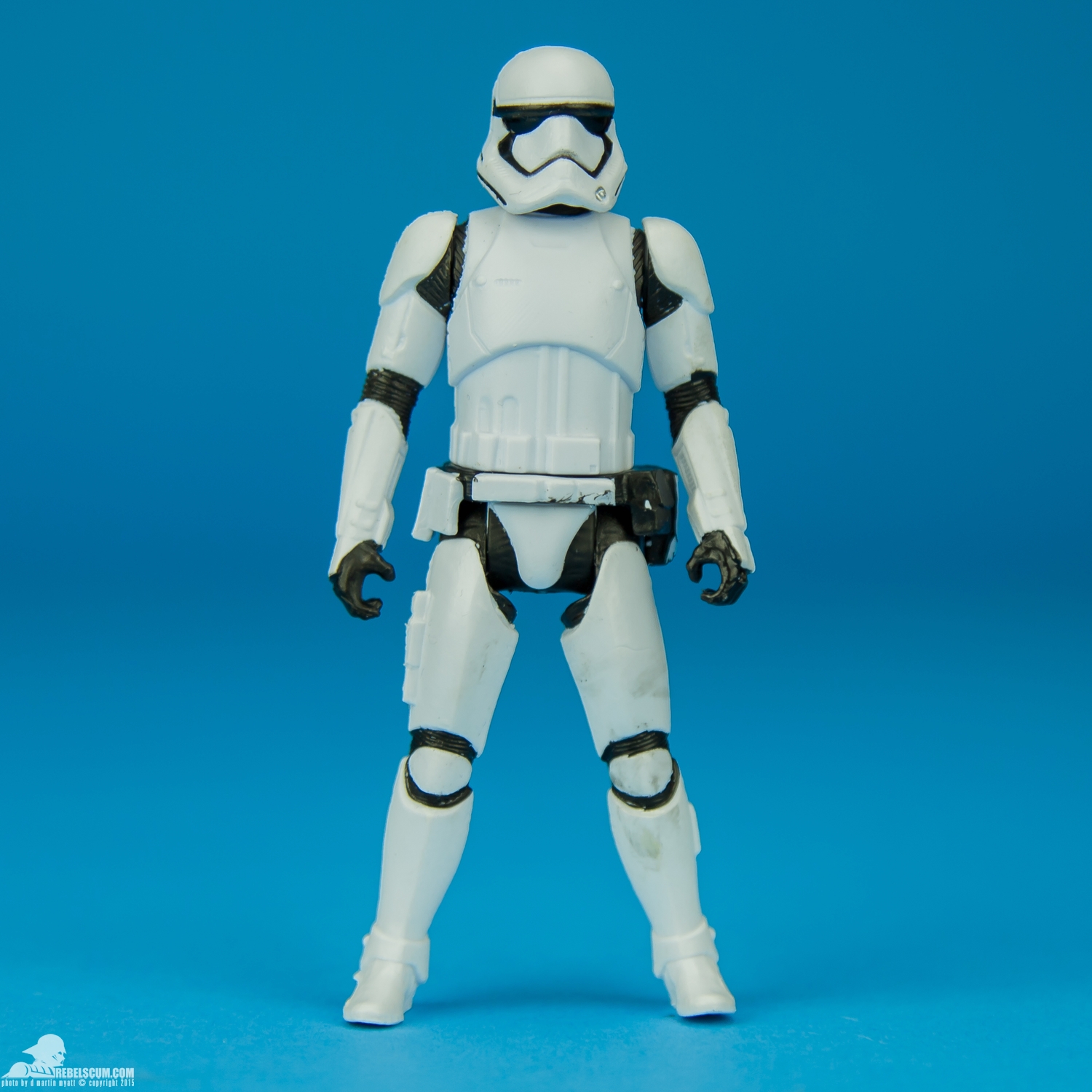 Armor-Up-First-Order-Stormtrooper-The-Force-Awakens-001.jpg