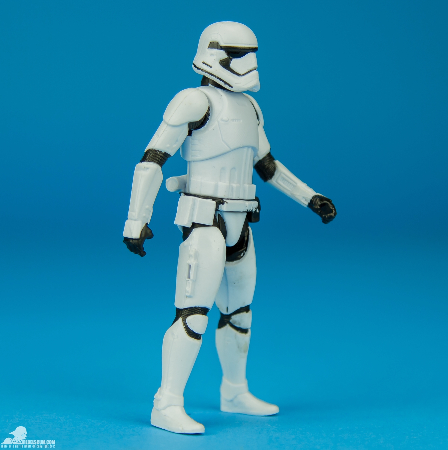 Armor-Up-First-Order-Stormtrooper-The-Force-Awakens-002.jpg