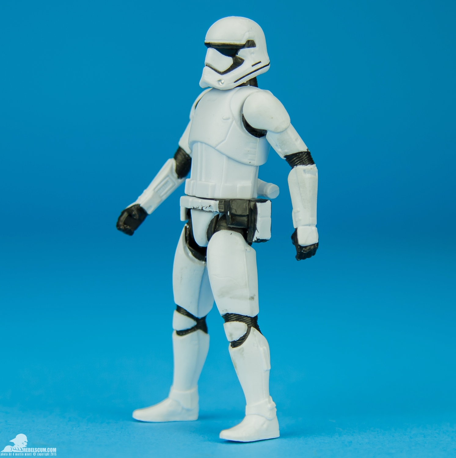 Armor-Up-First-Order-Stormtrooper-The-Force-Awakens-003.jpg