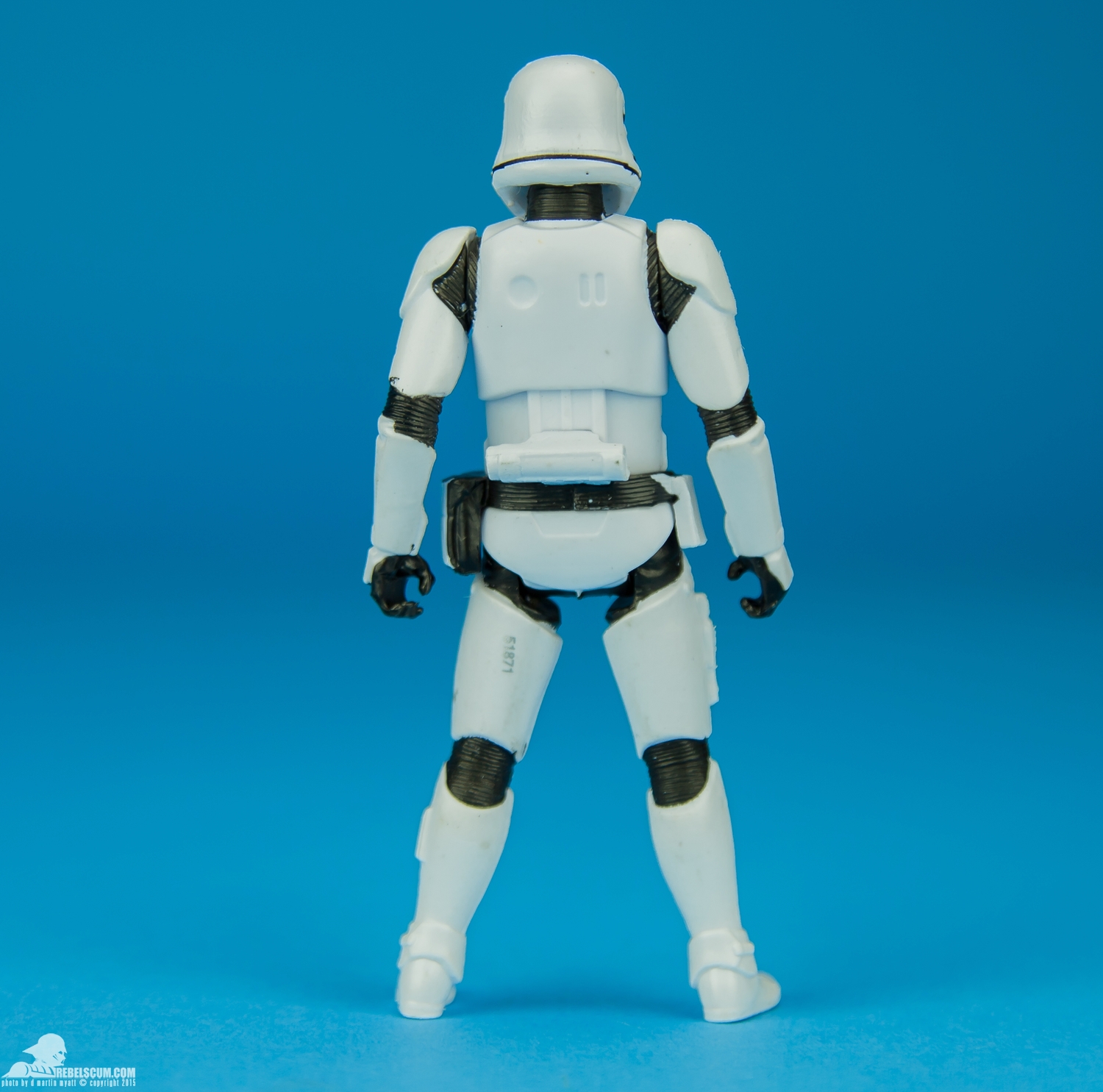 Armor-Up-First-Order-Stormtrooper-The-Force-Awakens-004.jpg