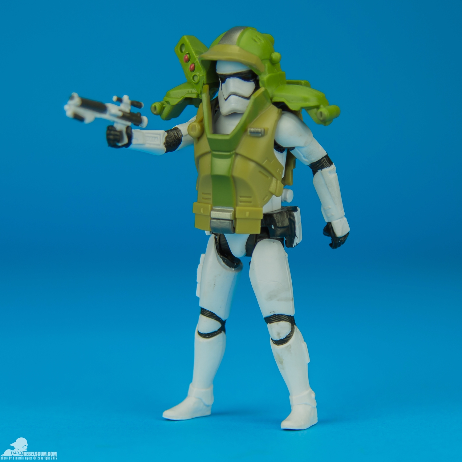 Armor-Up-First-Order-Stormtrooper-The-Force-Awakens-009.jpg