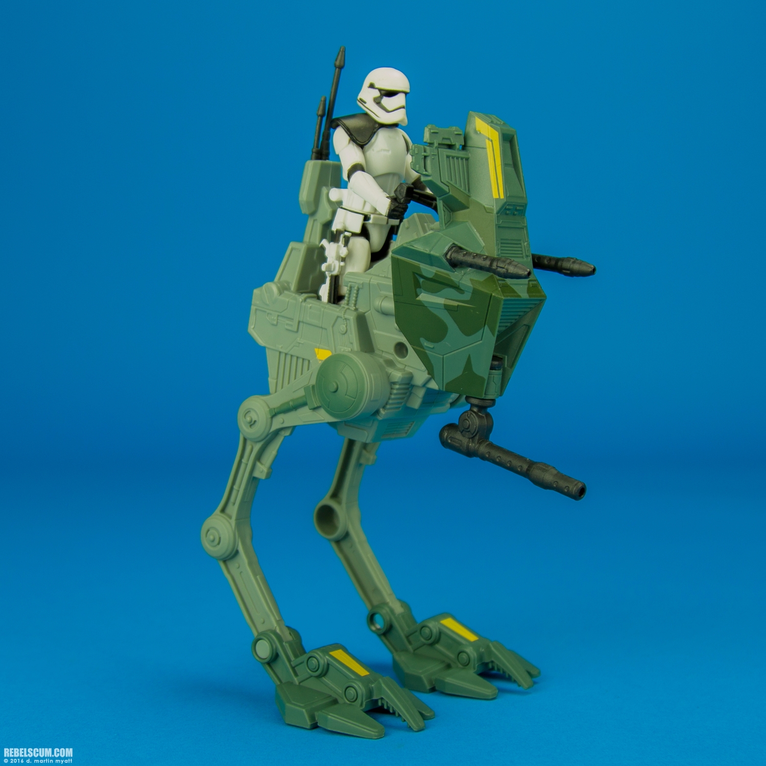 Assault-Walker-Vehicle-The-Force-Awakens-Hasbro-Green-002.jpg