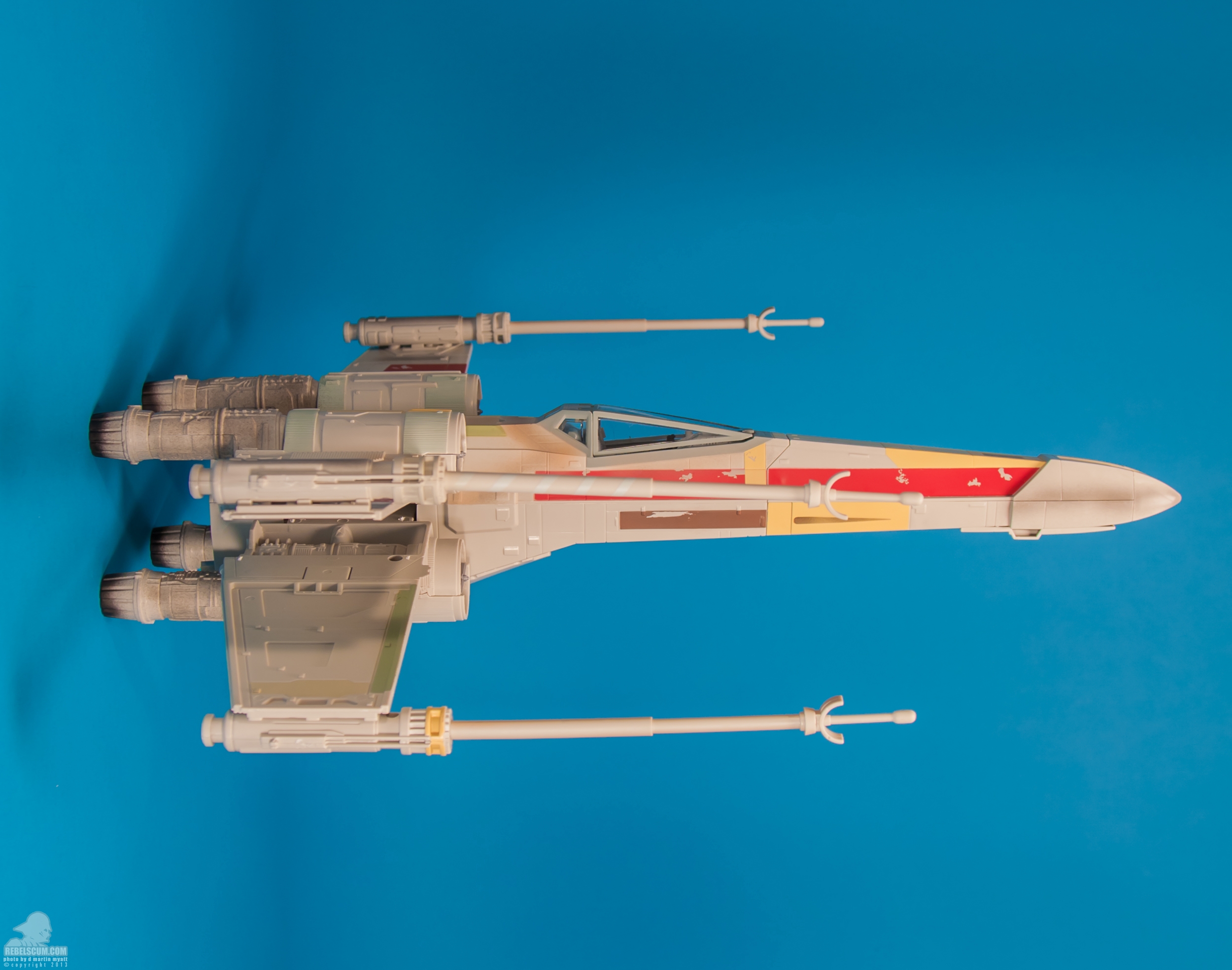 Biggs-Red-3-X-Wing-Fighter-The-Vintage-Collection-TVC-Hasbro-002.jpg