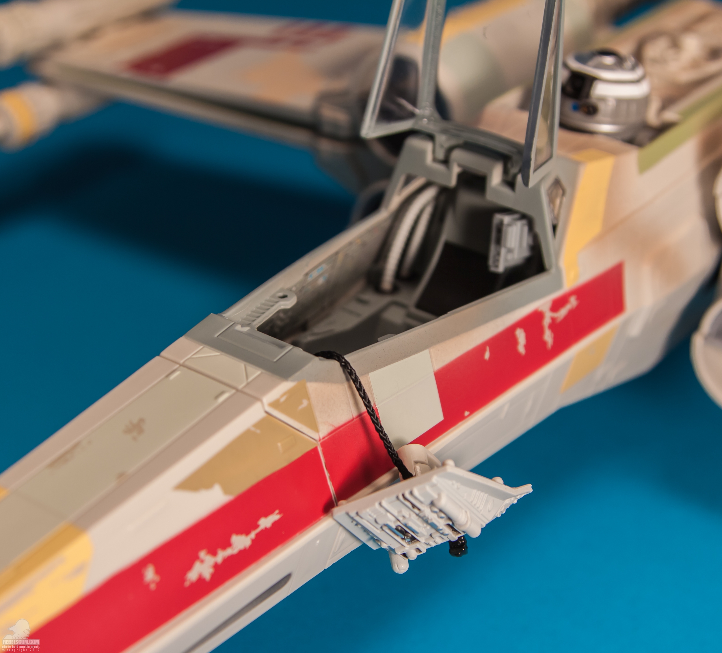 Biggs-Red-3-X-Wing-Fighter-The-Vintage-Collection-TVC-Hasbro-020.jpg