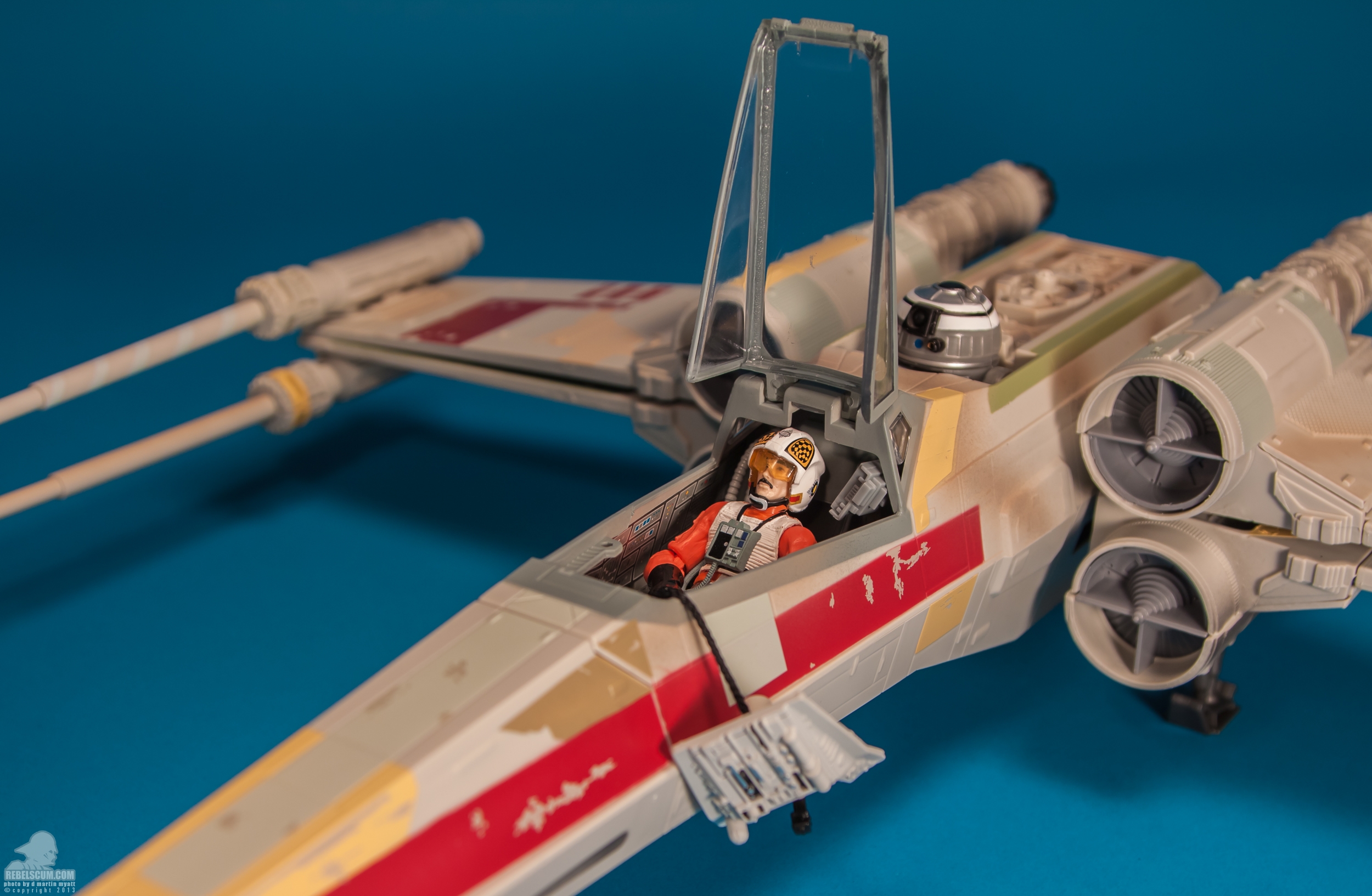 Biggs-Red-3-X-Wing-Fighter-The-Vintage-Collection-TVC-Hasbro-021.jpg