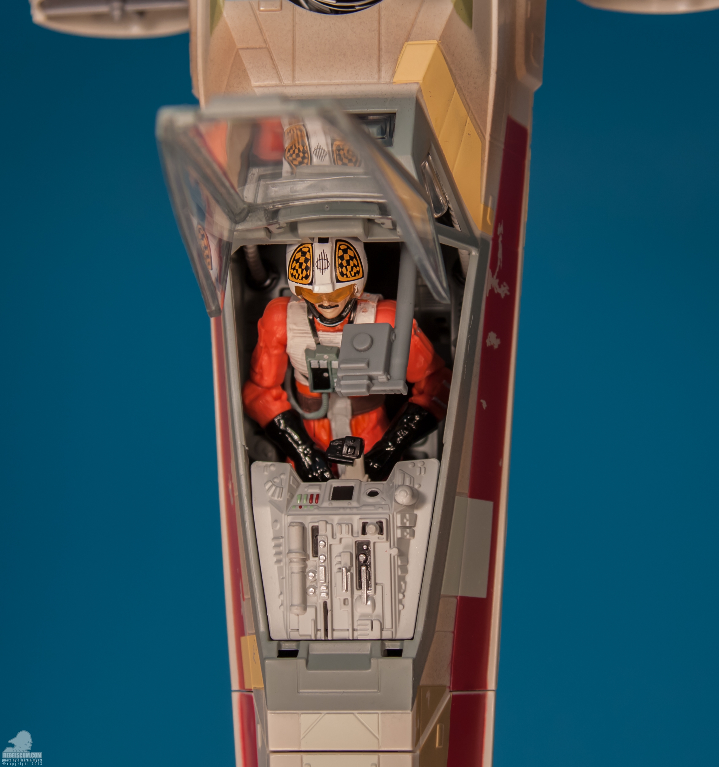 Biggs-Red-3-X-Wing-Fighter-The-Vintage-Collection-TVC-Hasbro-024.jpg