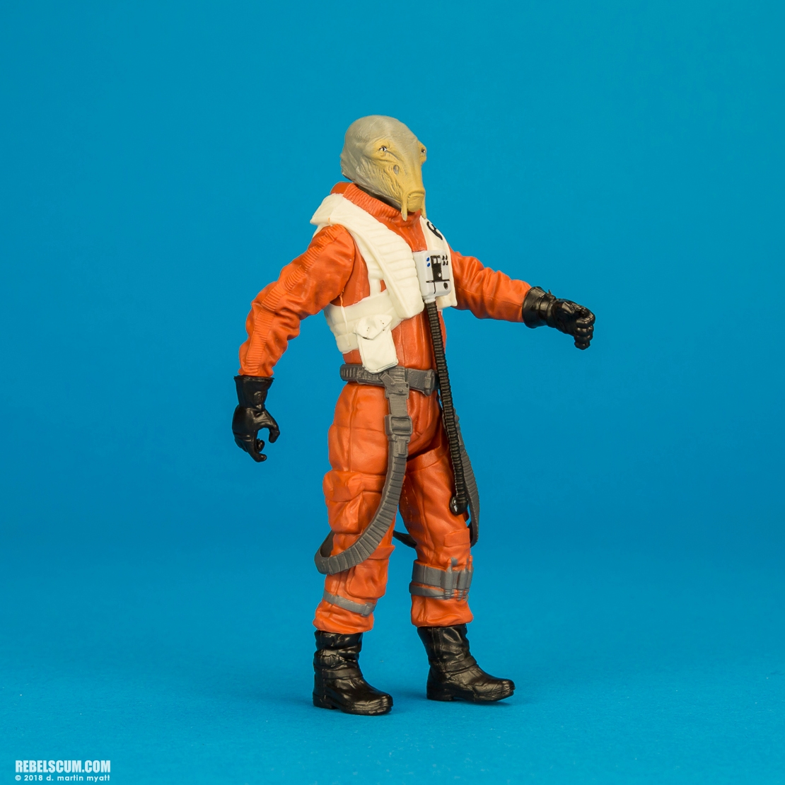 Cai-Threnalli-The-Last-Jedi-Star-Wars-Universe-Hasbro-375-002.jpg