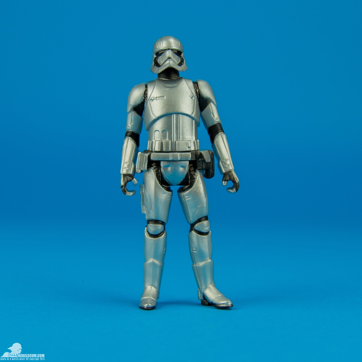 Captain-Phasma-Star-Wars-The-Force-Awakens-Hasbro-001.jpg