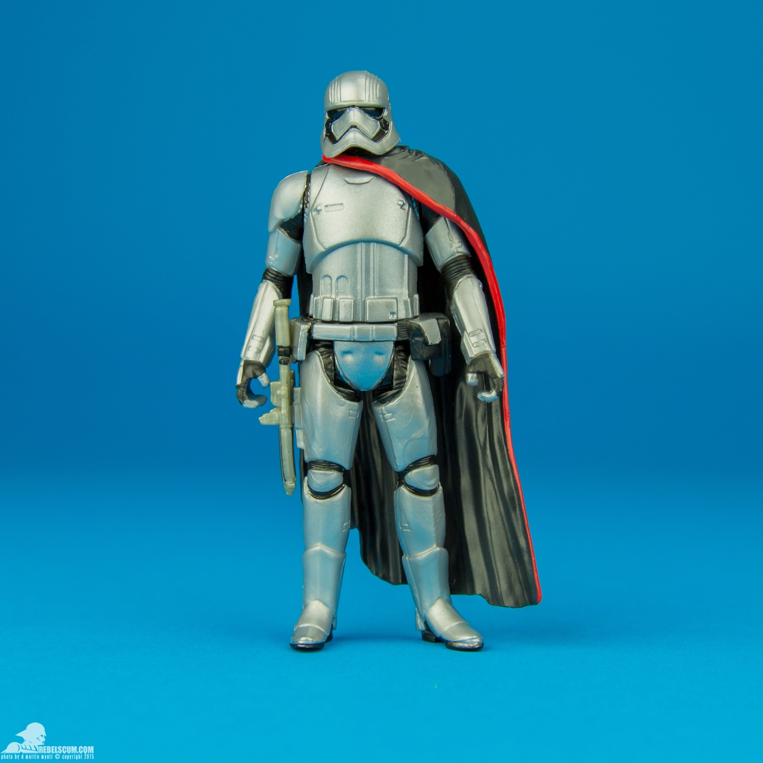 Captain-Phasma-Star-Wars-The-Force-Awakens-Hasbro-005.jpg