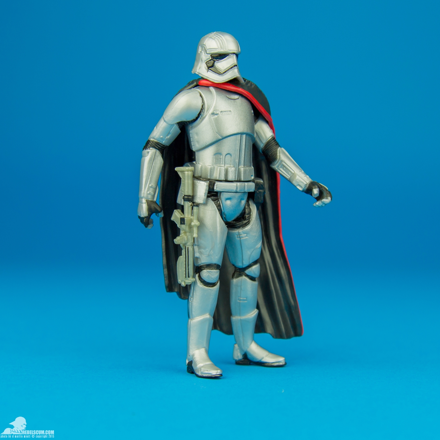 Captain-Phasma-Star-Wars-The-Force-Awakens-Hasbro-006.jpg