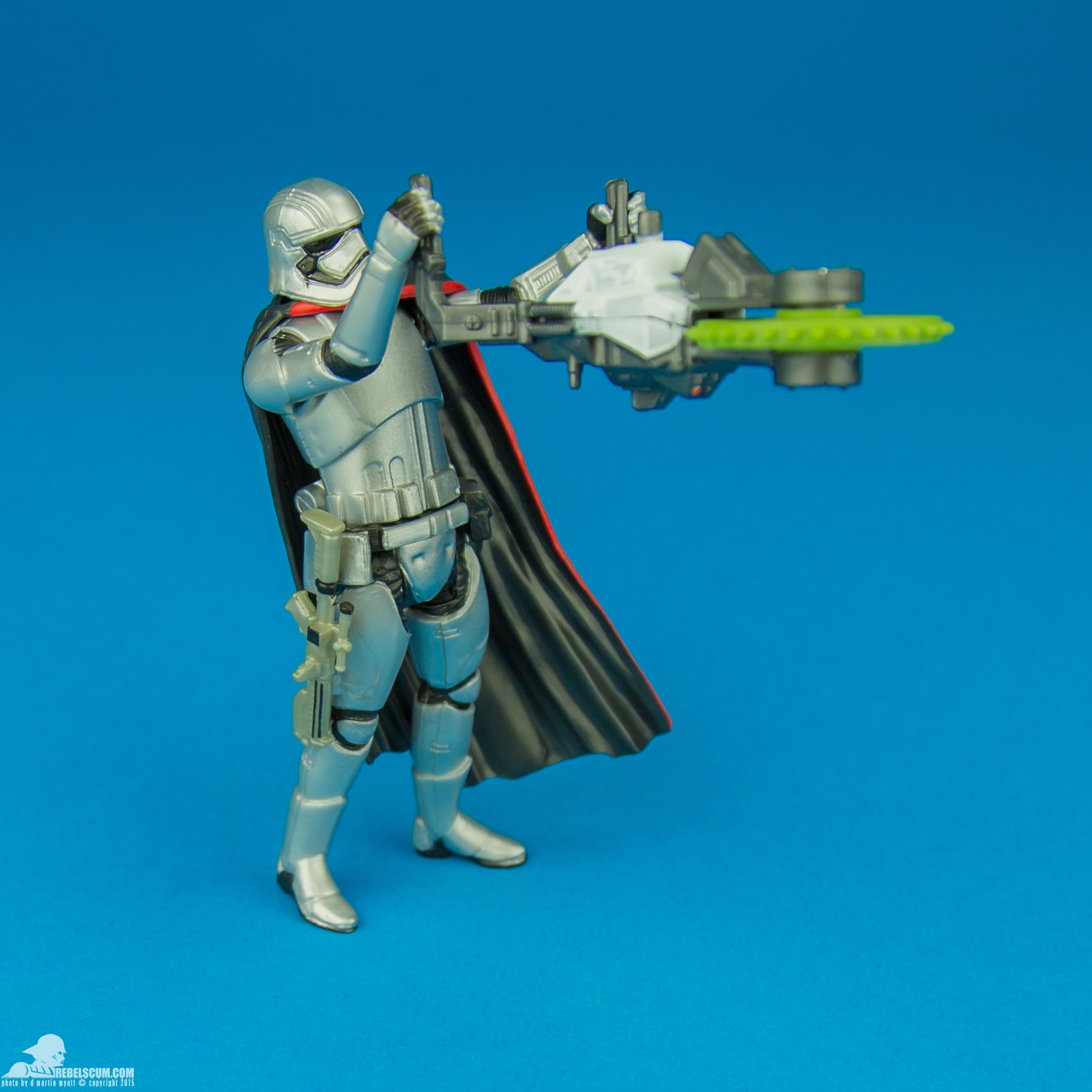 Captain-Phasma-Star-Wars-The-Force-Awakens-Hasbro-011.jpg