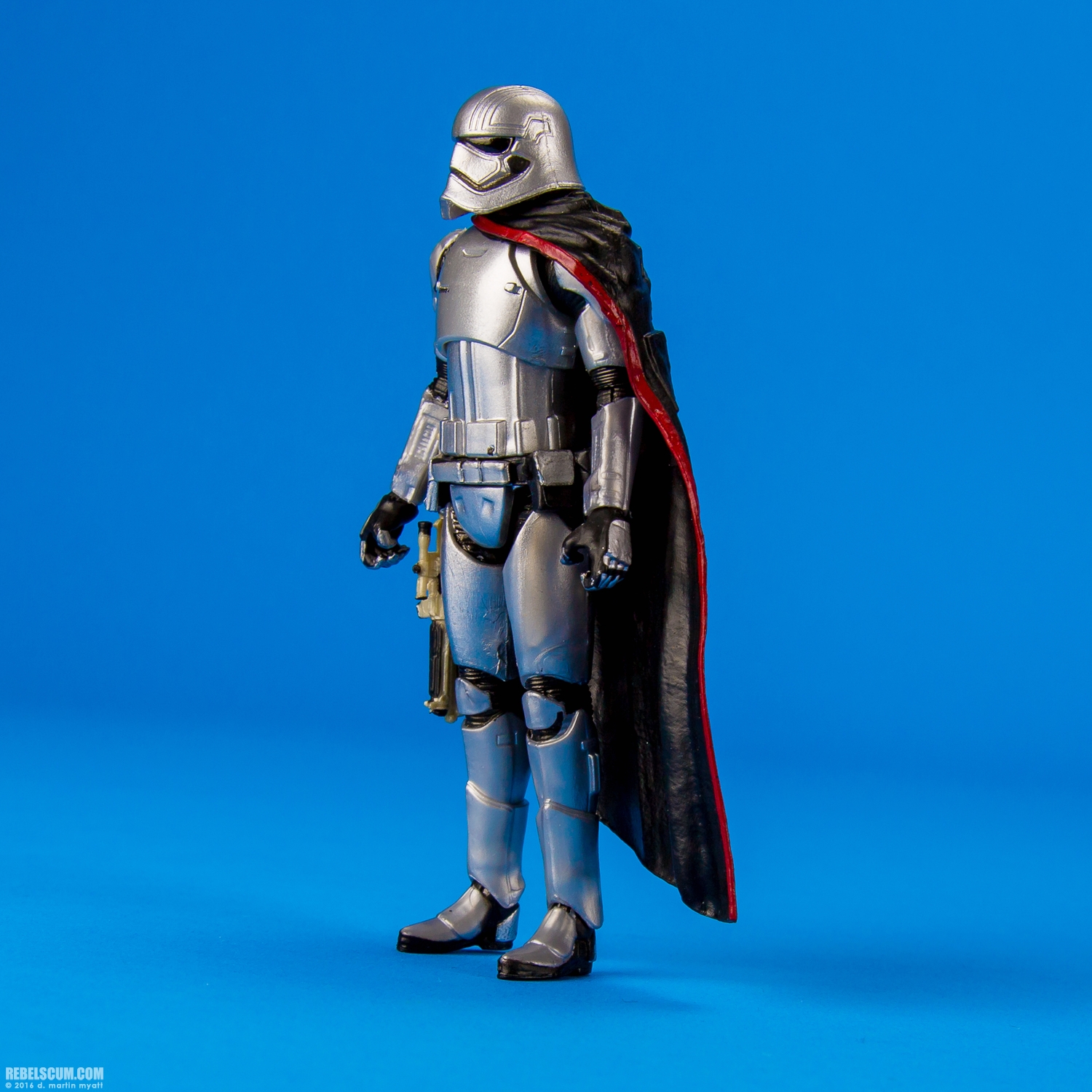 Captain-Phasma-The-Black-Series-Hasbro-Walmart-Star-Wars-003.jpg