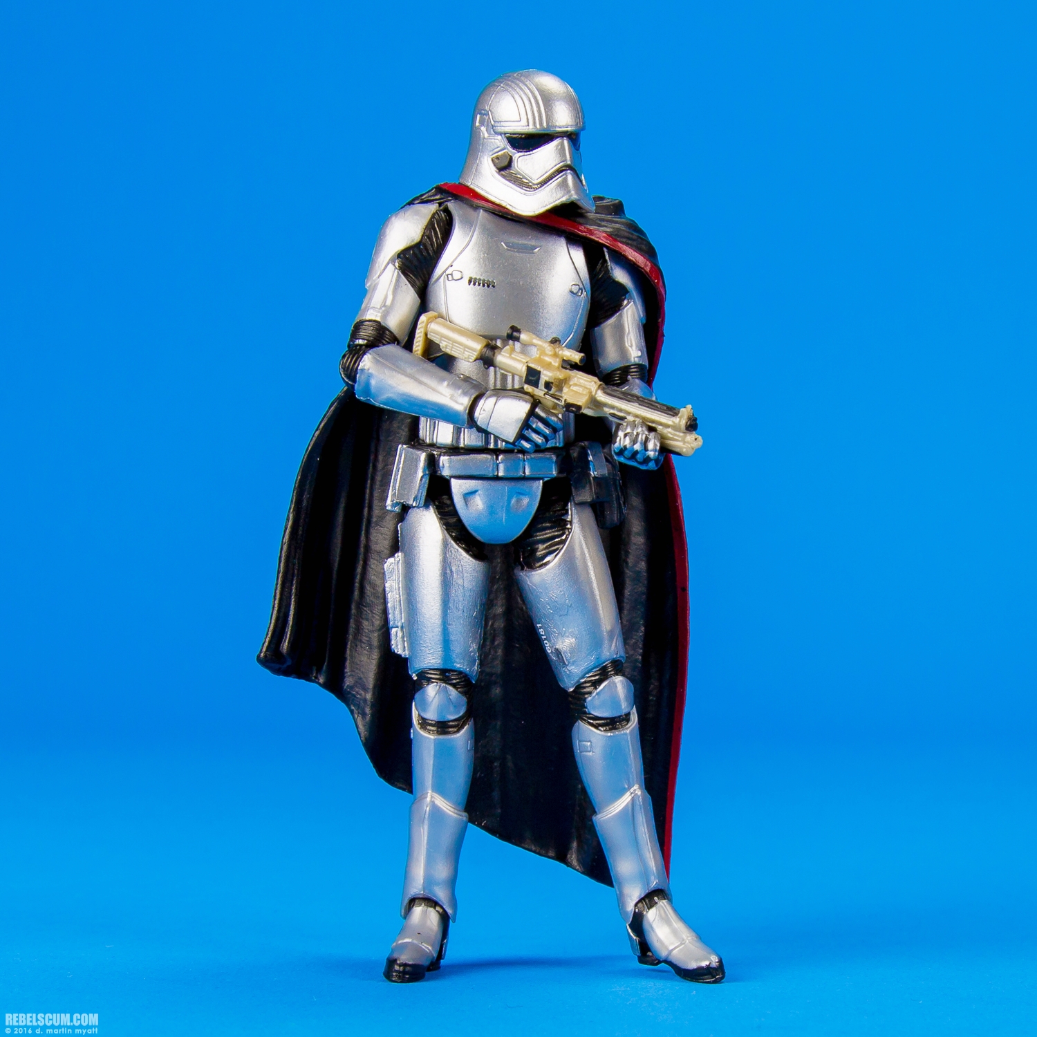 Captain-Phasma-The-Black-Series-Hasbro-Walmart-Star-Wars-010.jpg