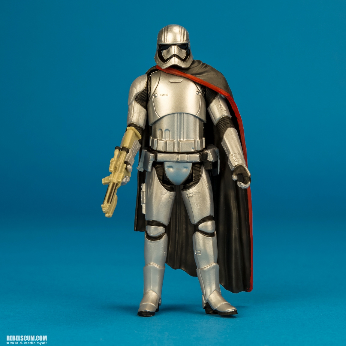 Captain-Phasma-VS-Finn-Jakku-Star-Wars-Universe-Hasbro-001.jpg