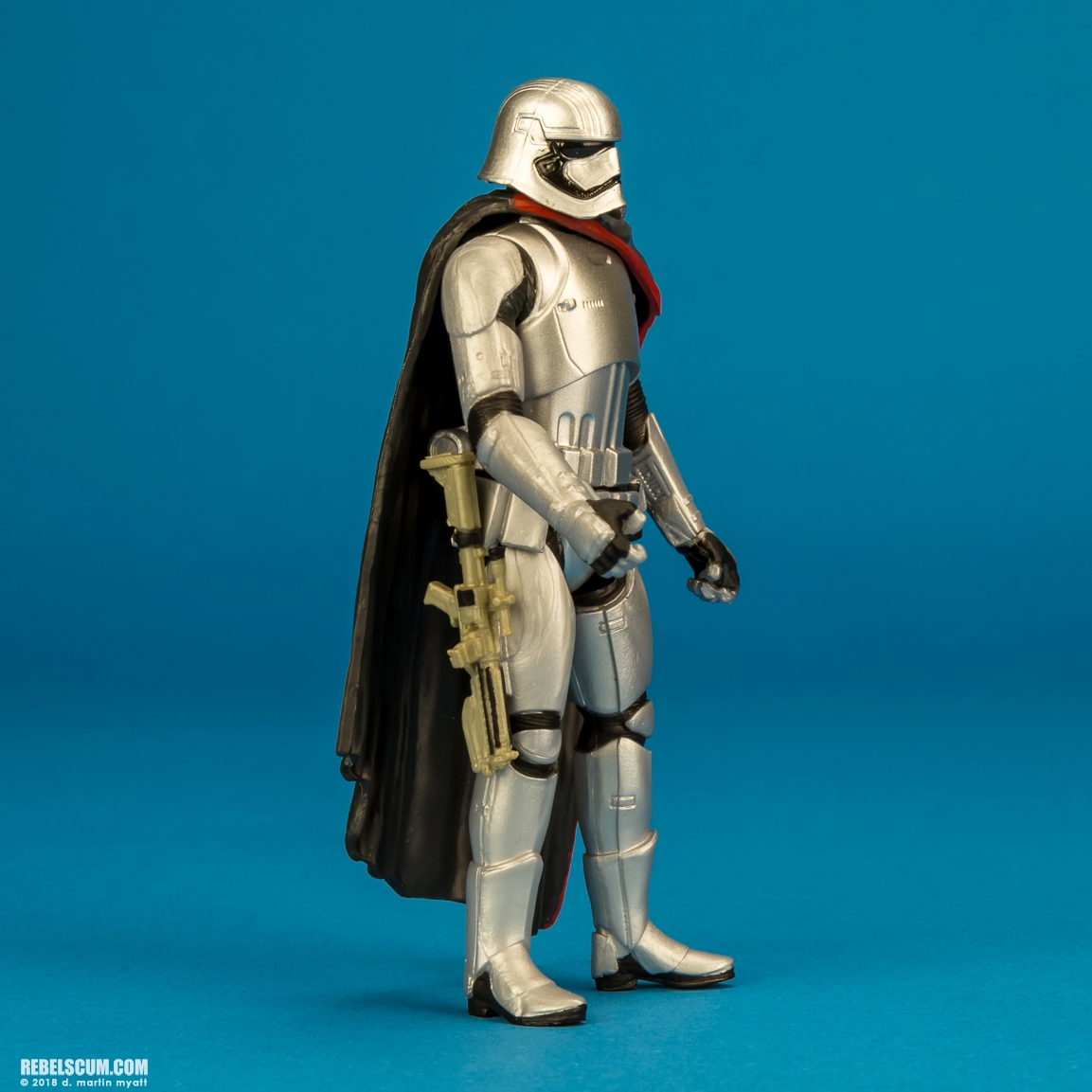 Captain-Phasma-VS-Finn-Jakku-Star-Wars-Universe-Hasbro-002.jpg